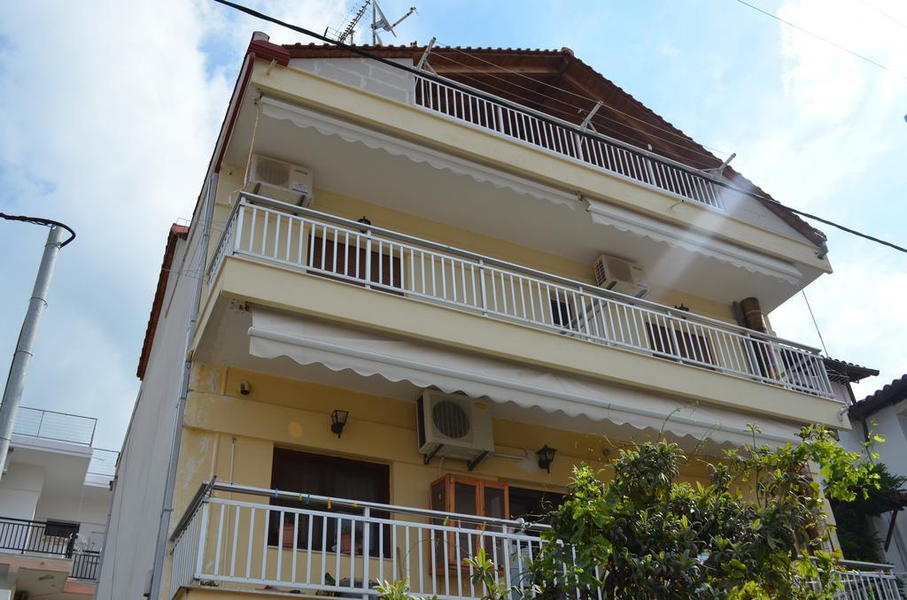 Emmeleia Accommodation By Maria Riga Ouranoupoli Esterno foto
