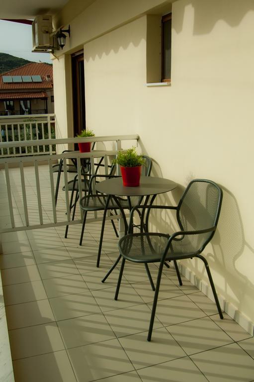 Emmeleia Accommodation By Maria Riga Ouranoupoli Esterno foto